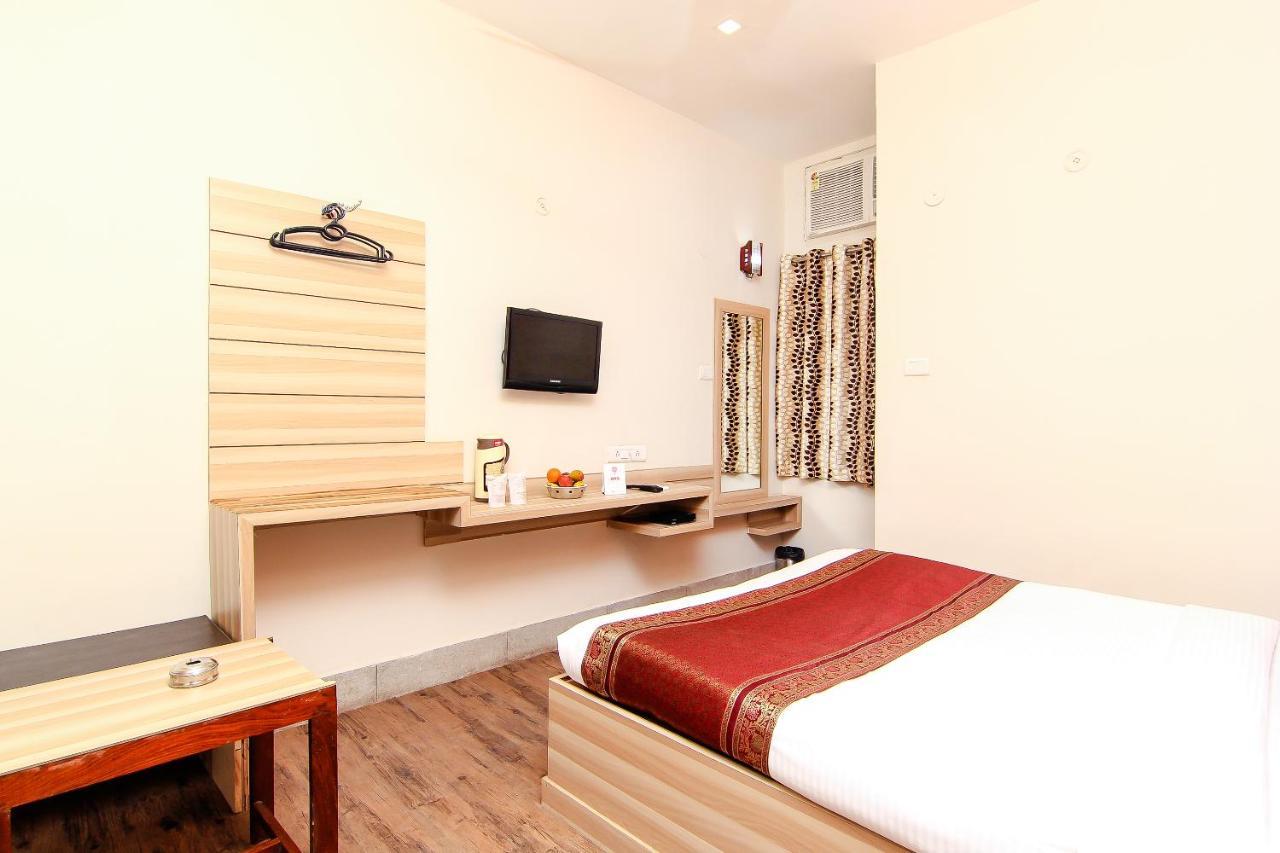 Hotel R B International فاراناسي المظهر الخارجي الصورة
