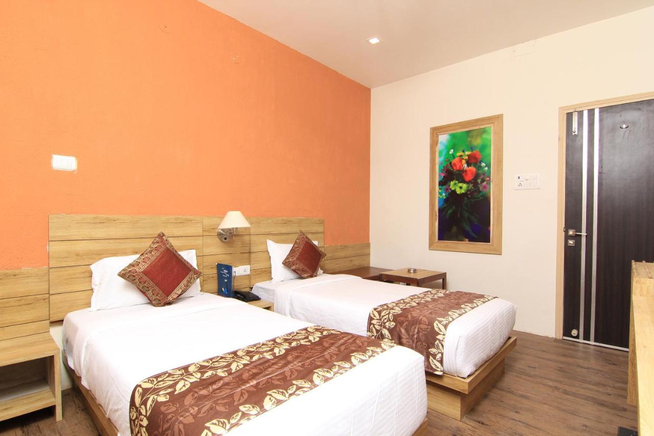 Hotel R B International فاراناسي المظهر الخارجي الصورة