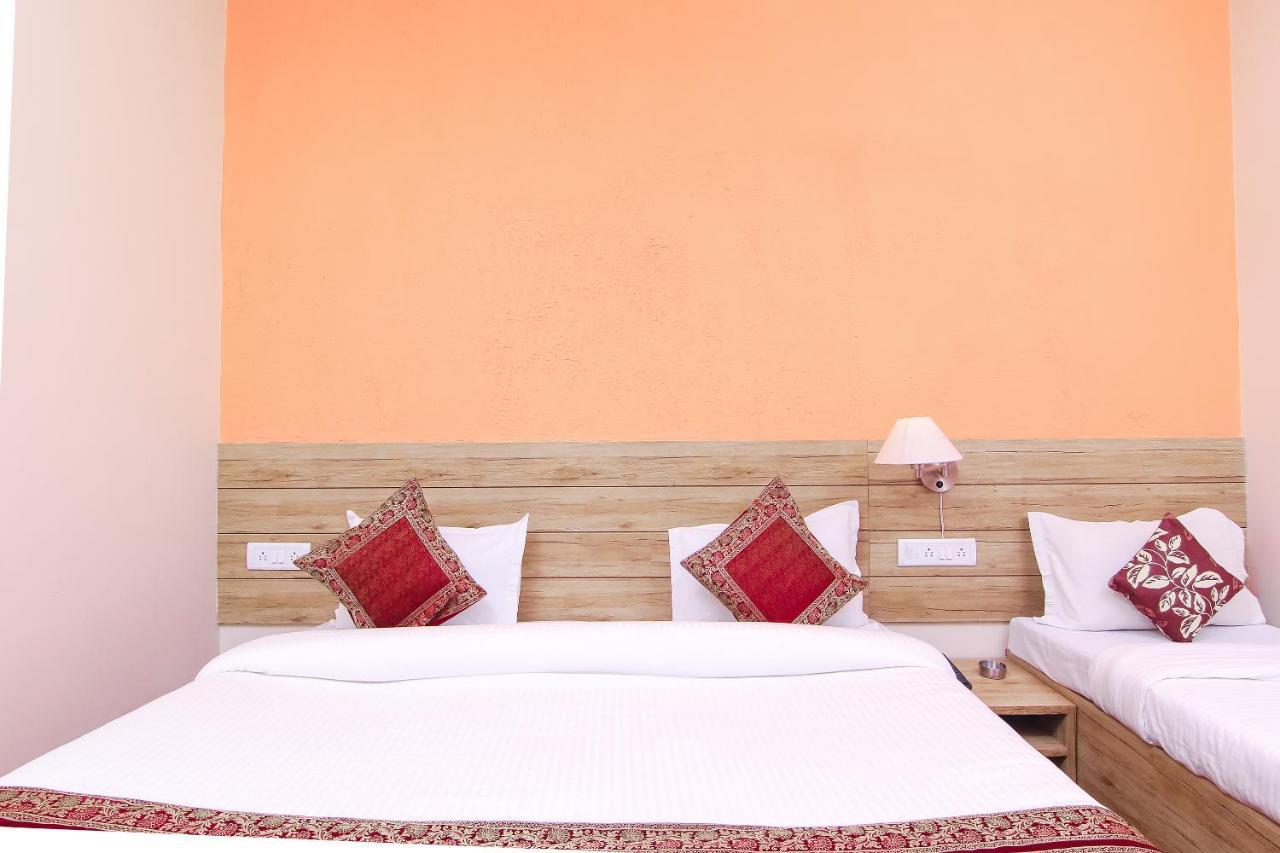 Hotel R B International فاراناسي المظهر الخارجي الصورة
