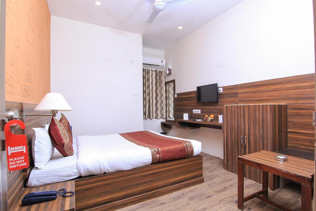 Hotel R B International فاراناسي المظهر الخارجي الصورة