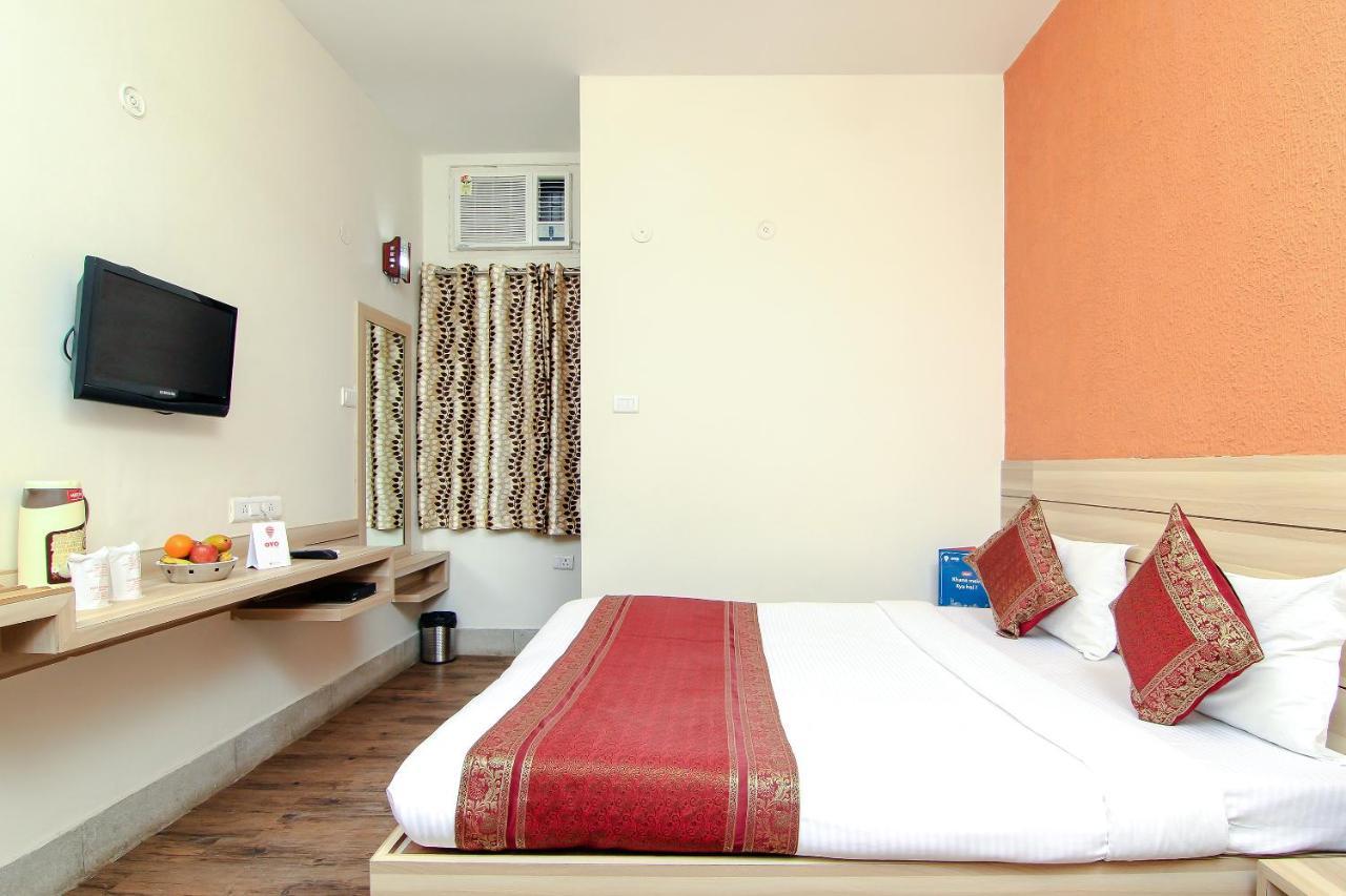 Hotel R B International فاراناسي المظهر الخارجي الصورة