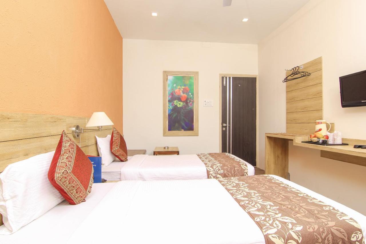 Hotel R B International فاراناسي المظهر الخارجي الصورة