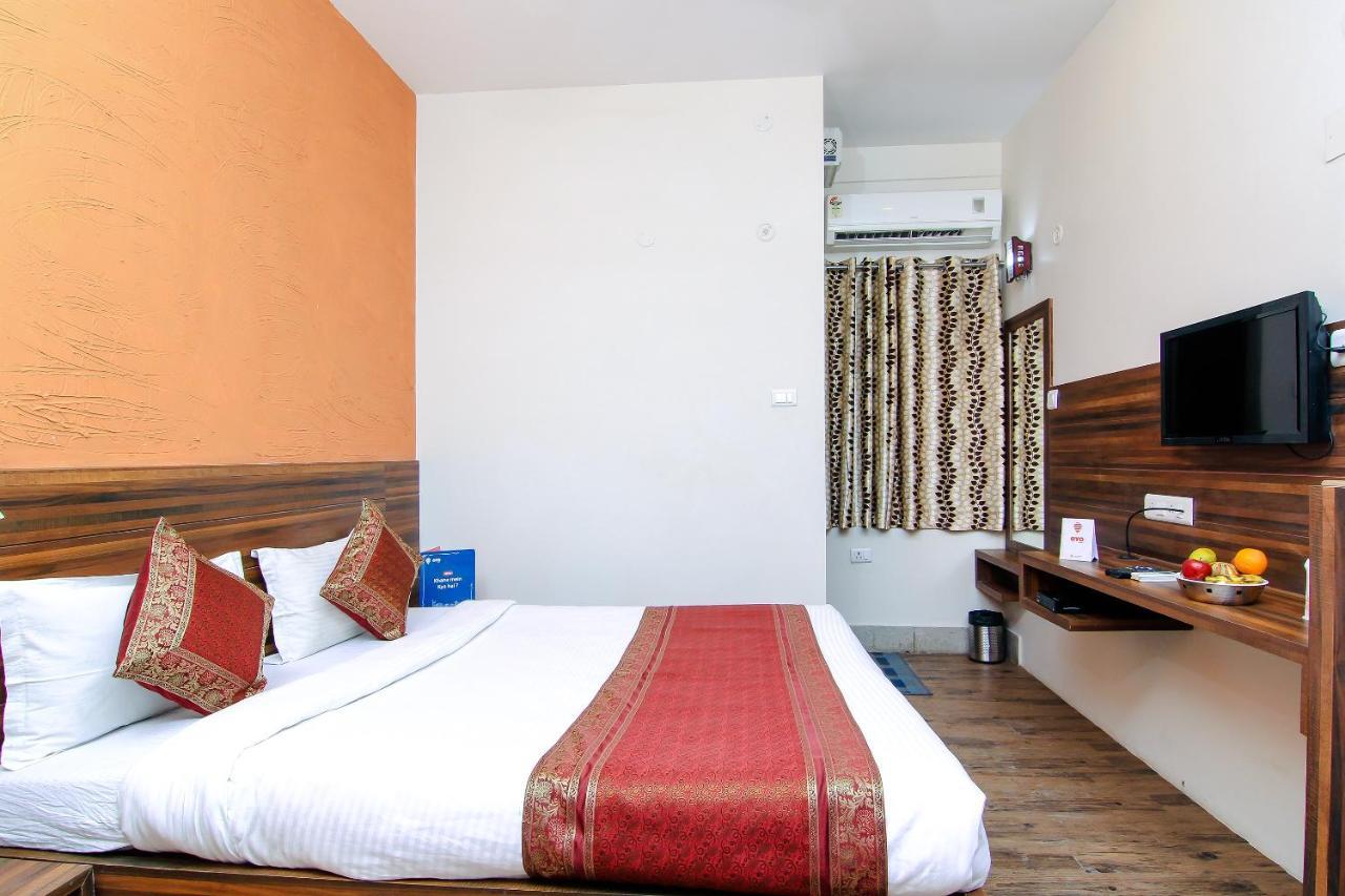 Hotel R B International فاراناسي المظهر الخارجي الصورة
