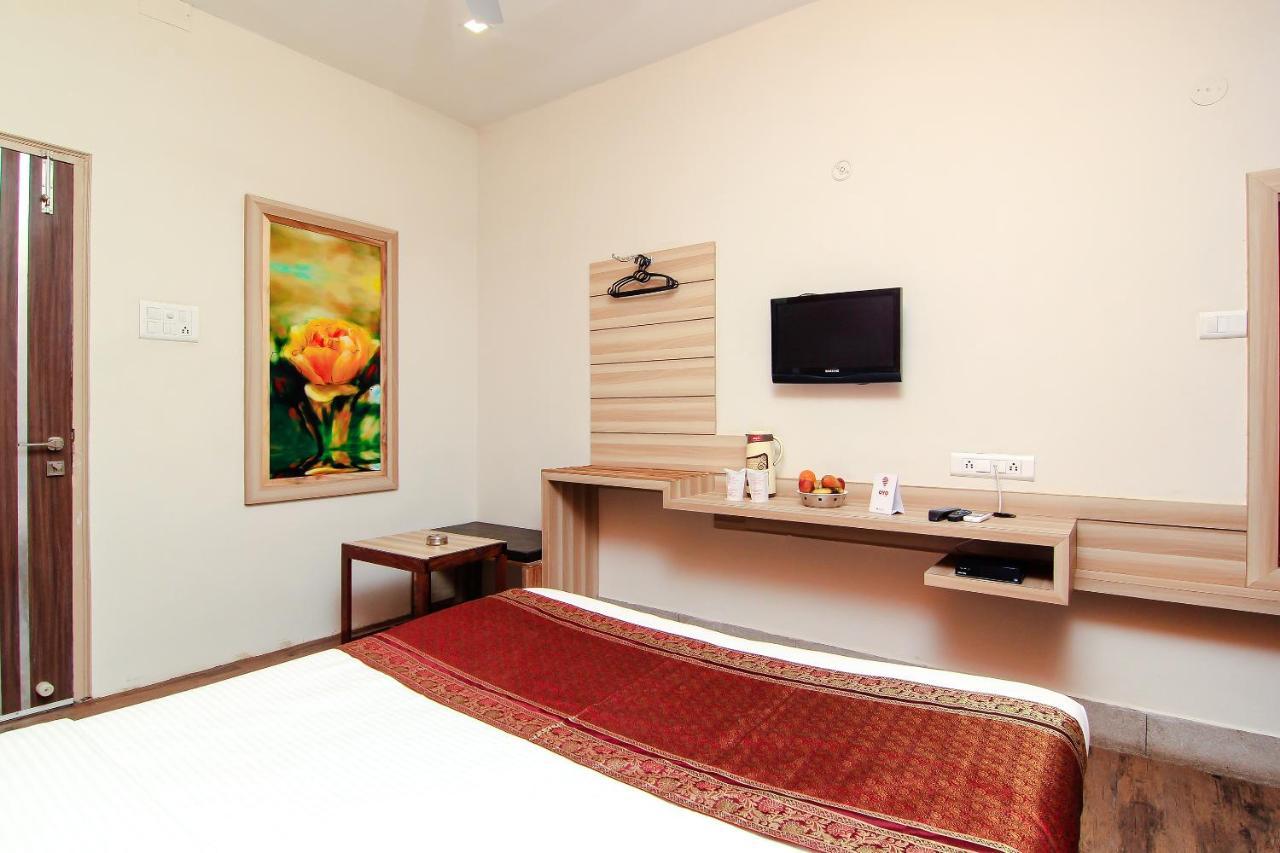 Hotel R B International فاراناسي المظهر الخارجي الصورة